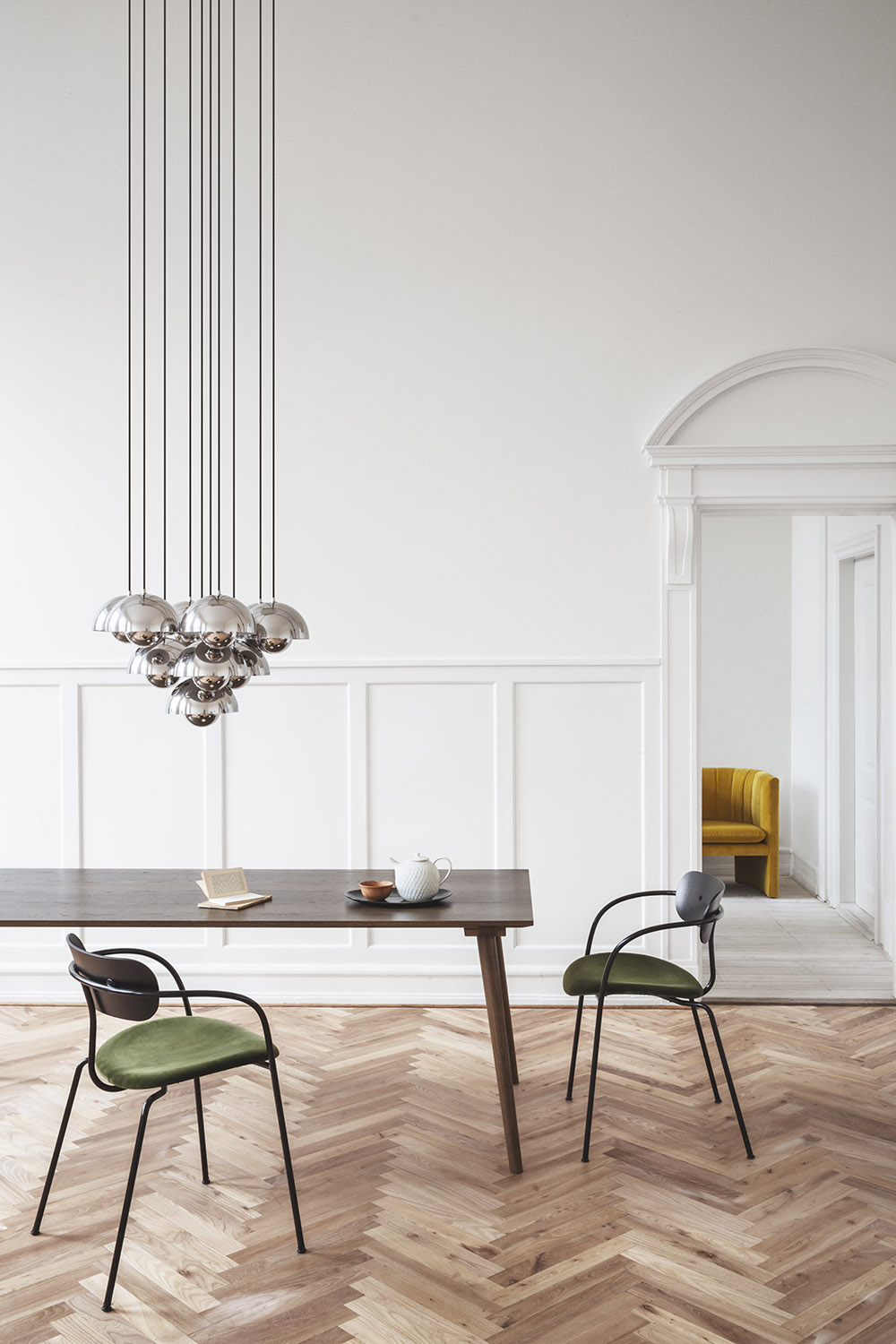 In Between Dinner Table L200cm